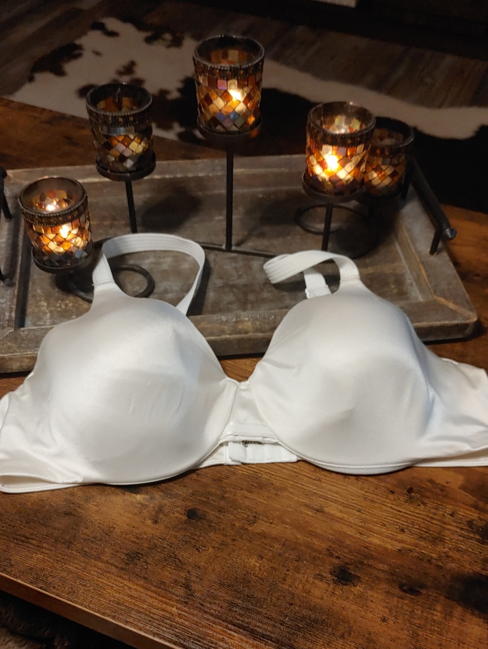 Bali Gorgeous 42C White Lightly Padded Underwire Bra